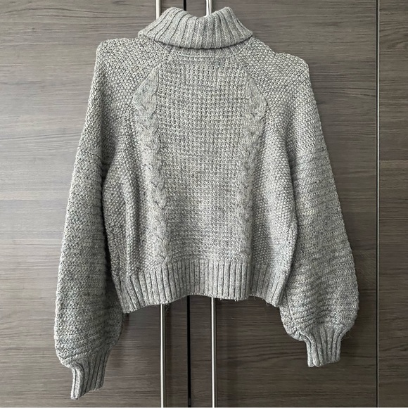Abercrombie & Fitch Gray Marled Turtleneck Sweater - Picture 4 of 4
